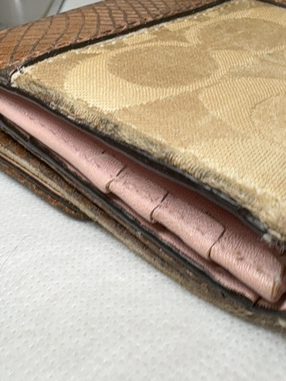 Coach Snake Skin Embossed Peyton Signature Sateen Turnlock Wallet - Picture 16 of 16